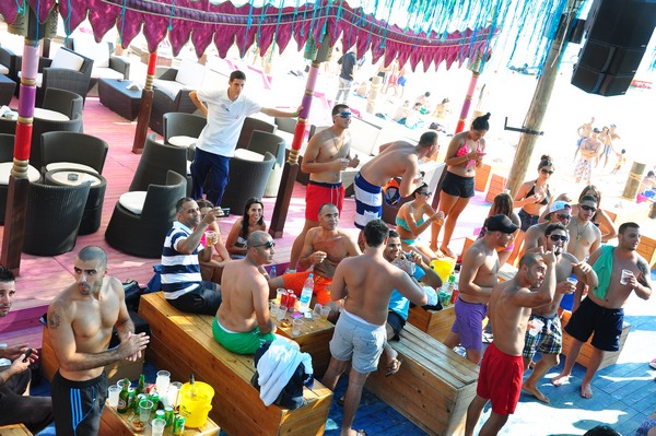 Champagne Showers @ Edde Sands